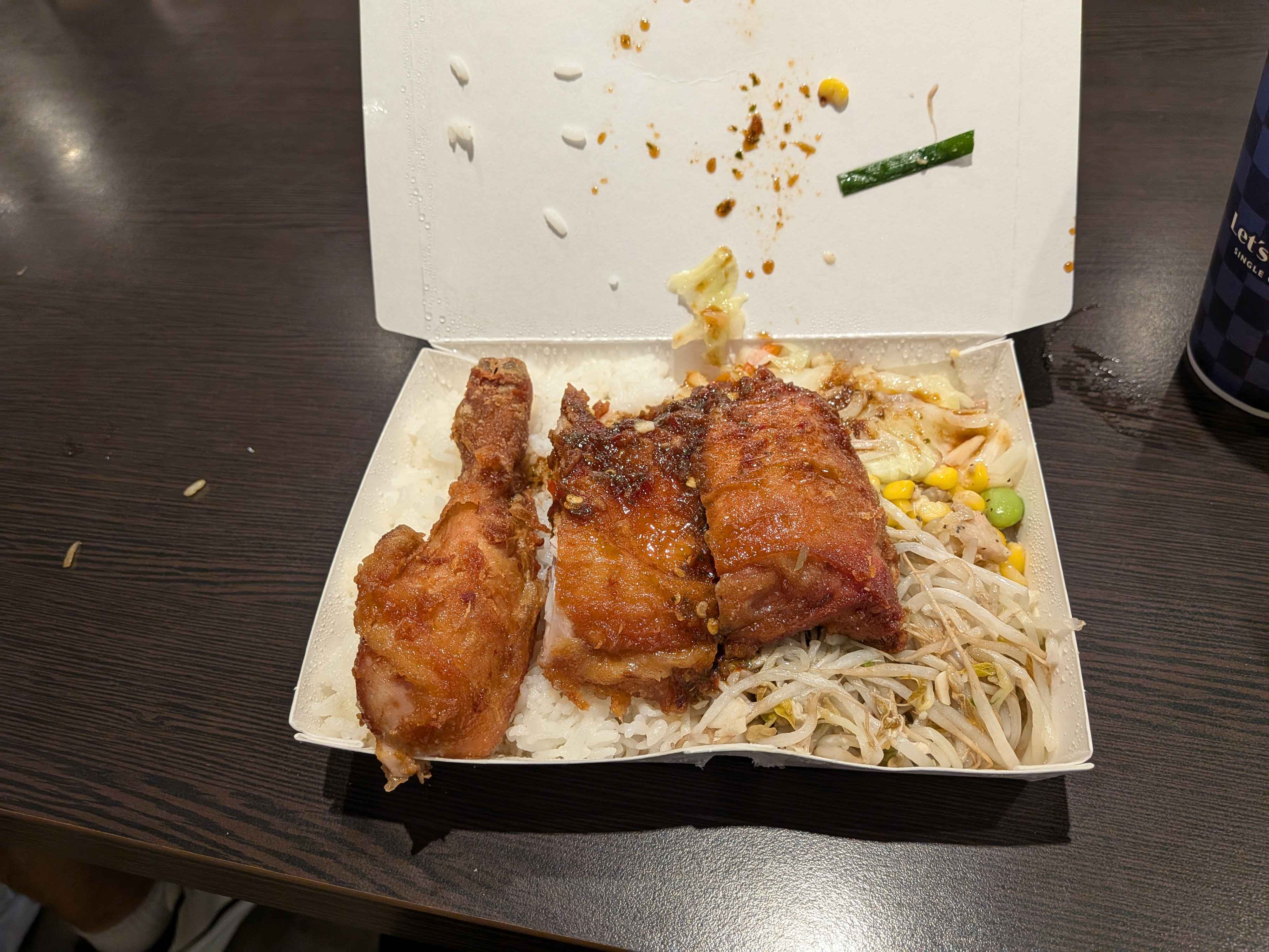 交大的便當很便宜這樣只要 500